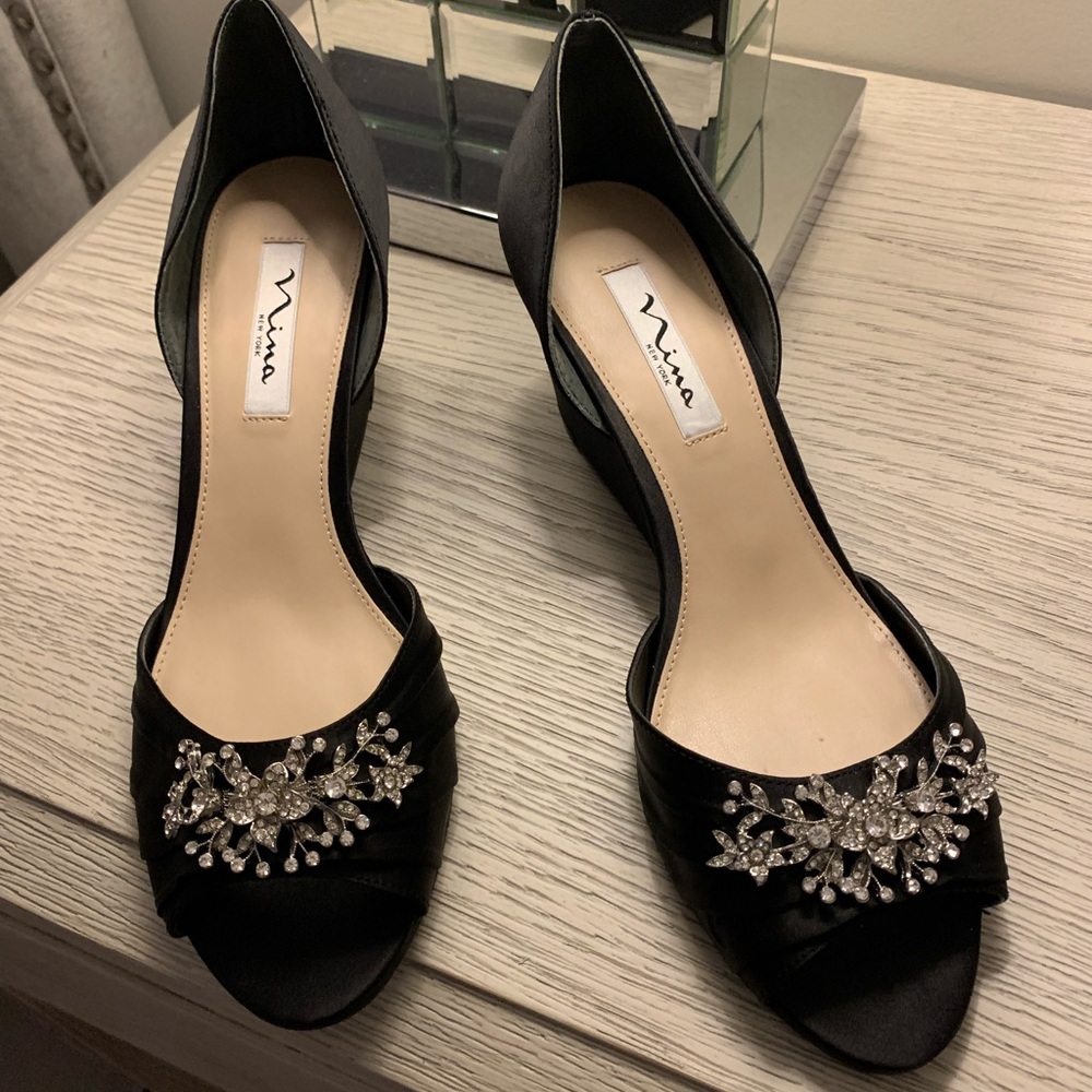 Nina black satin open toe dressy shoes size 9.5